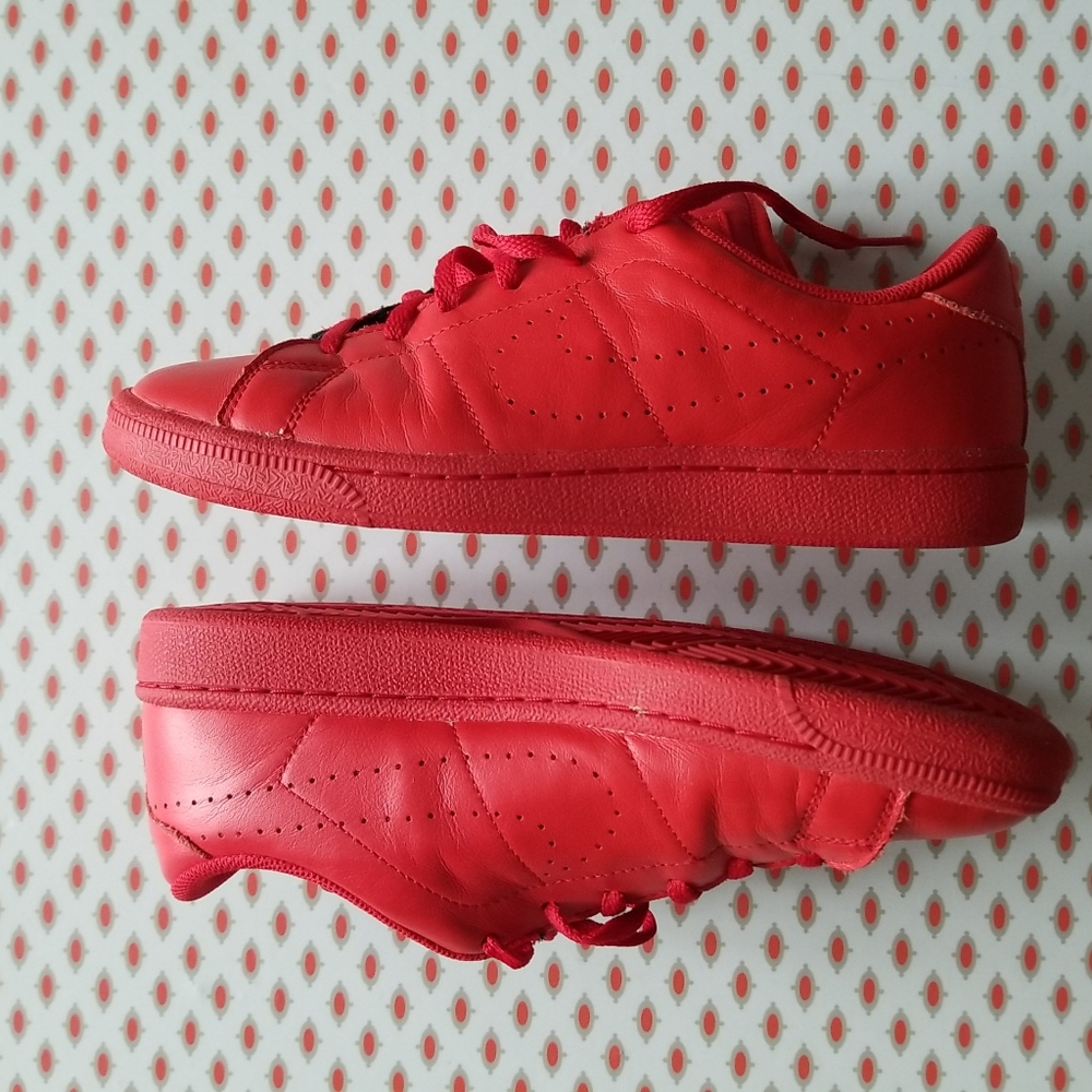 All red Nike youth sneakers size 6